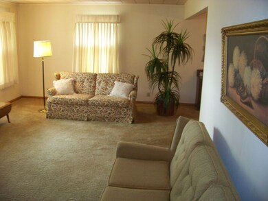 1209 Circle (2)