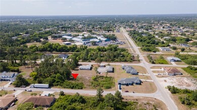 Birds eye view of property featuring a residential