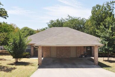 401 W Brady St, Decatur, TX 76234 - photo 2