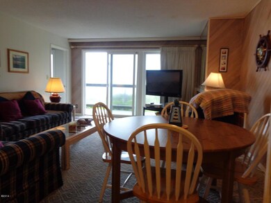 Dining area/ Living room