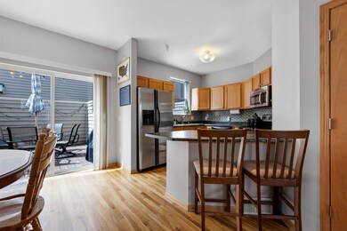 58 S Gardens Way unit 410, Fitchburg, WI 53711 - photo 5