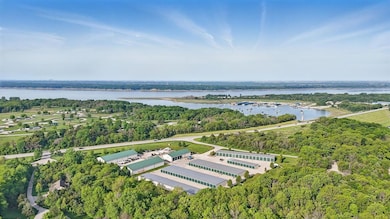 13 E Red Cedar Dr, Des Moines, IA 50226 - photo 2