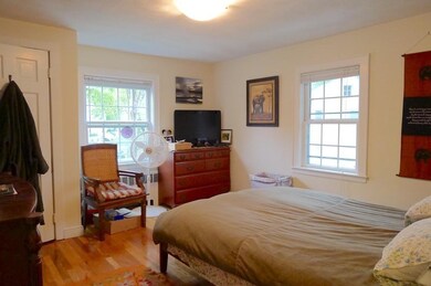 40 Hatfield Rd unit 2, West Newton, MA 02465 - photo 4