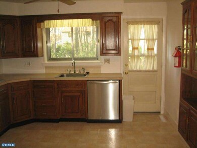 906 Coach Rd, Blackwood, NJ 08012 - photo 5