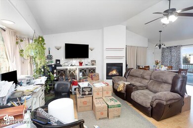 04-Living Room_IMG_9823-Edit