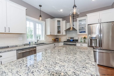 81 Lakepointe Way, Saratoga Springs, NY 12866 - photo 6