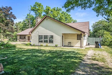 863 E Wilcox Ave, White Cloud, MI 49349 - photo 5