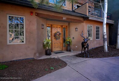 207 WildSpring_02 front entry