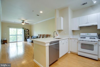 11352 Aristotle Dr unit 7-108, Fairfax, VA 22030 - photo 4