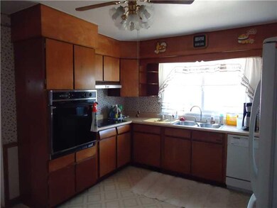 Kitchen. APPLIANCES INCLUDED