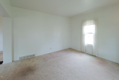 729 River St-105
