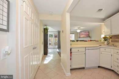 2053 Whisperwood Glen Ln, Reston, VA 20191 - photo 2