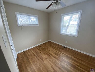 5301 SW 31st St, Topeka, KS 66614 - photo 6