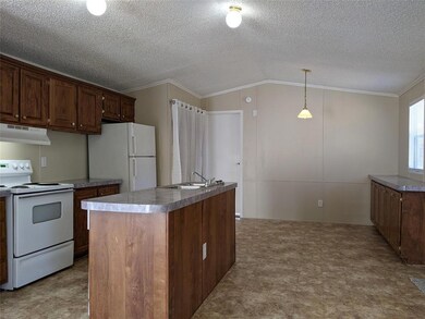 7150 Comanche Trail, Weatherford, TX 76087 - photo 5