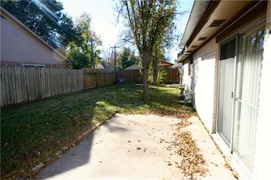 4003 Lemon Tree Ln, Houston, TX 77088 - photo 2