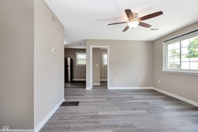 320 N 2nd St, Scottsburg, IN 47170 - photo 6