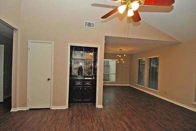 7730 Challie Ln unit 7730, Houston, TX 77088 - photo 4