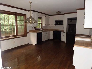 Kitchen - The Kitchen Cabinets have all been fresh