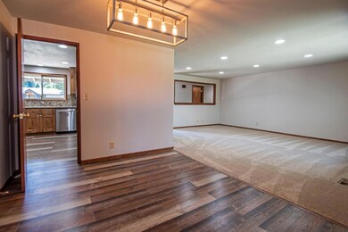 1686 NE Northview Dr, Bend, OR 97701 - photo 7