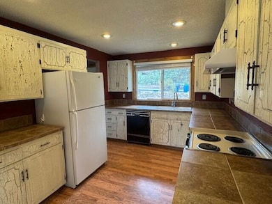 1737 NE Wells Acres Rd, Bend, OR 97701 - photo 4