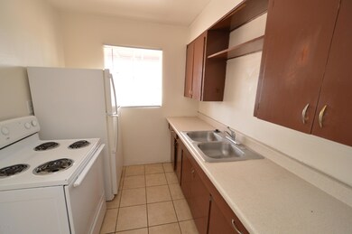 4525 E Montecito St, Tucson, AZ 85711 - photo 3