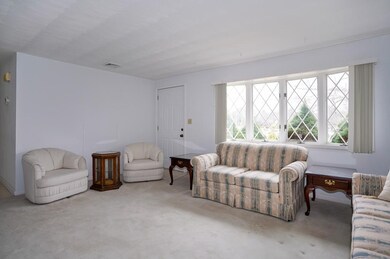 114 Fenwick St, Framingham, MA 01701 - photo 2