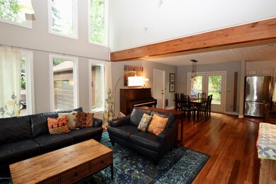 Livingroom to dining