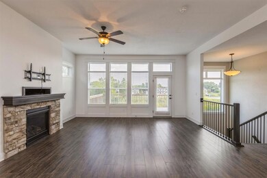 14311 Holcomb Ave, Urbandale, IA 50323 - photo 2