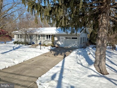 172 Old Cranbury Rd, East Windsor, NJ 08512 - photo 3