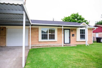 9903 Southport Dr, Houston, TX 77089 - photo 2