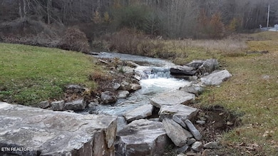 365 Moytoy Rd unit 103, Crab Orchard, TN 37723 - photo 2