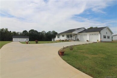 170 Elmwood Rd, Statesville, NC 28625 - photo 2