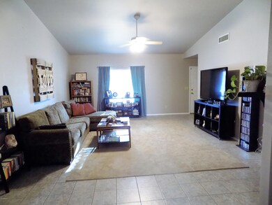 05FamilyRoom