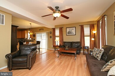 7540 Hummingbird Ct, Sykesville, MD 21784 - photo 6