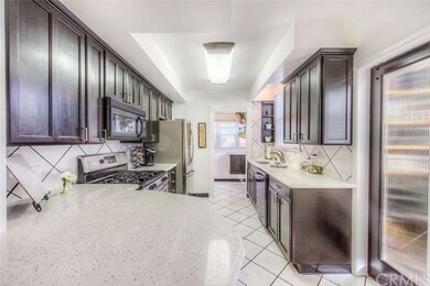 Gorgeous updated kitchen with brand new Silestone 