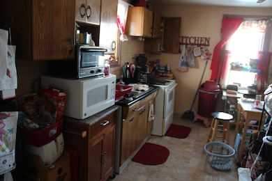 342 W 3rd St, Winner, SD 57580 - photo 5