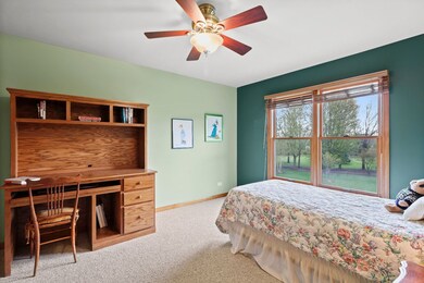 10649 Bridle Path Ct, Naperville, IL 60564 - photo 4