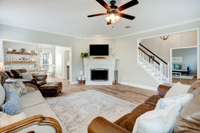 1207 Twin Oaks St, Friendswood, TX 77546 - photo 4