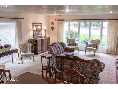 269 NE 3rd Ave, Canby, OR 97013 - photo 3