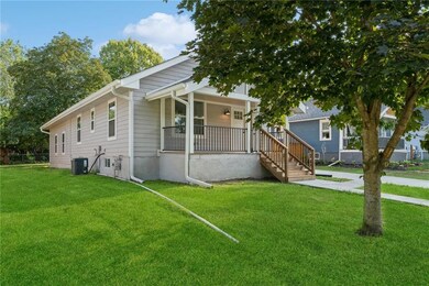 1130 Seneca Ave, Des Moines, IA 50313 - photo 3