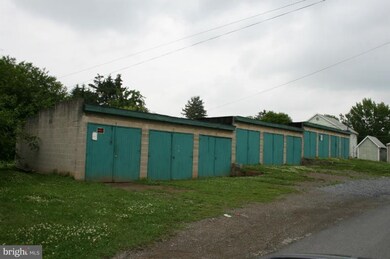 516 S Main St, Chambersburg, PA 17201 - photo 2