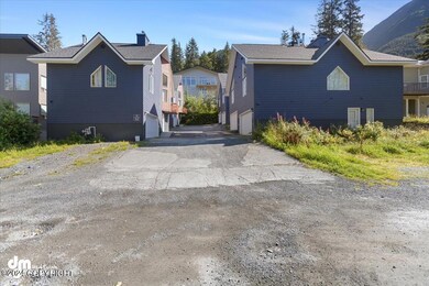 04-Front Exterior_IMG_4949_SSW