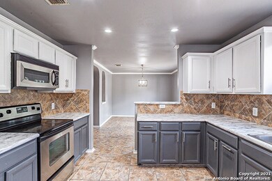 7810 Bur Oak Way, San Antonio, TX 78223 - photo 2