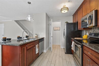 300 Jacks Place, Newport News, VA 23608 - photo 4