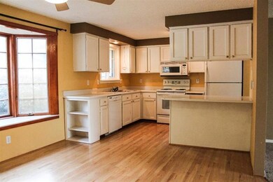 1398 Bonita Ave, Medford, OR 97504 - photo 2