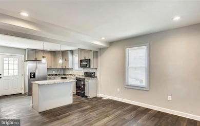 221 Elizabeth Ave, Brooklyn, MD 21225 - photo 4