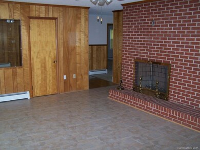 154 Hugo Ln, Statesville, NC 28677 - photo 5