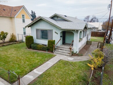 1005 E 9th St, the Dalles, OR 97058 - photo 2