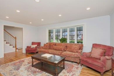 28 Revere Rd, Riverside, CT 06878 - photo 2