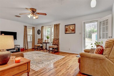 1221 W Texas St, Denison, TX 75020 - photo 5